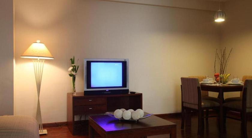 Amorsolo Mansion Hotel Manila Exteriör bild